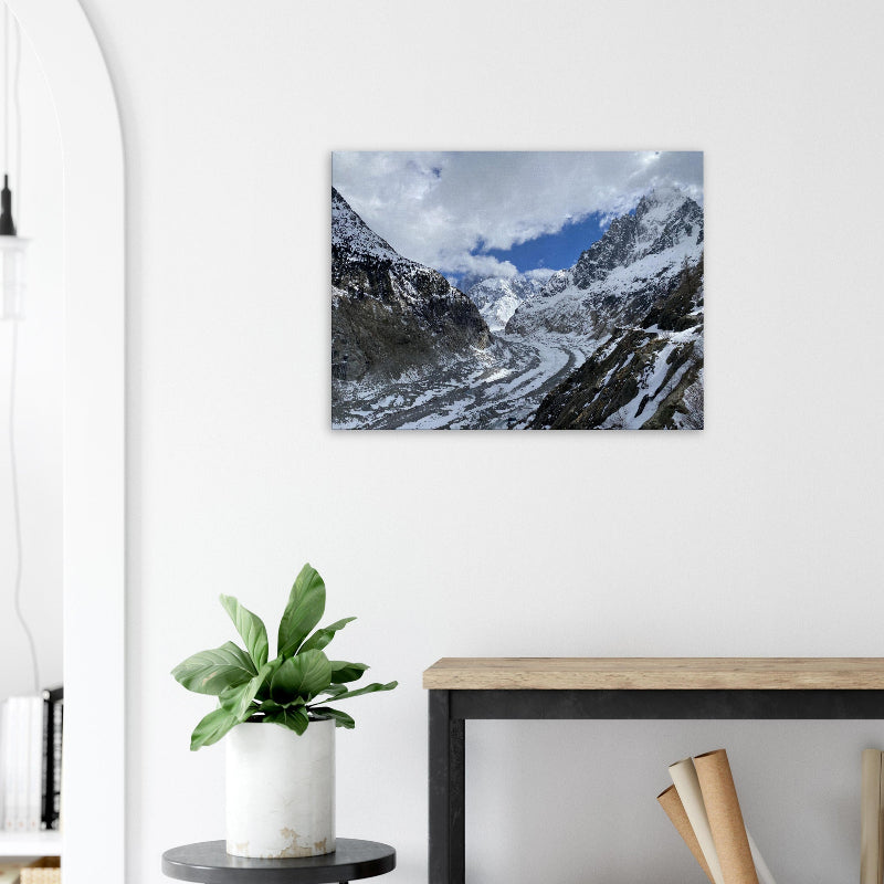 Exklusive Hochgebirgsfotografie des Gletschers Mer de Glace im Mont-Blanc-Massiv von BruggerPhotography. Beeindruckende Naturaufnahme von Eismassen und schroffen Gipfeln, erhältlich als Fine-Art Print, Leinwand oder Alu-Dibond.