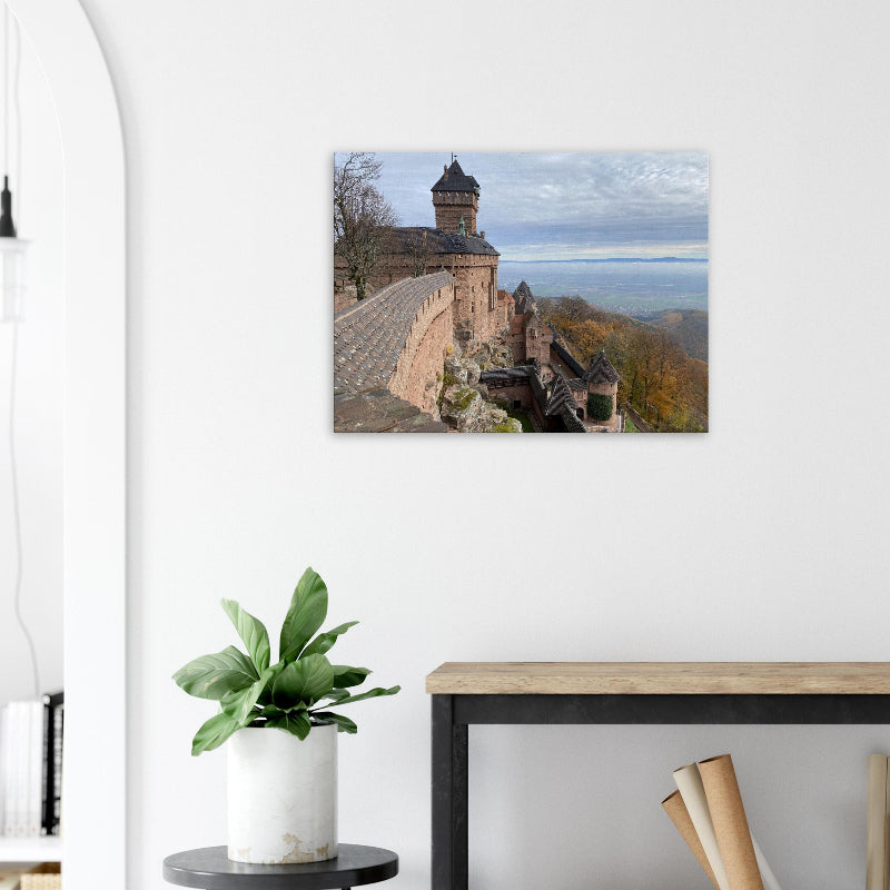 Beeindruckende Architekturfotografie der Burg Haut-Königsbourg im Elsass von BruggerPhotography. Detailansicht der Festung mit Blick über die Rheinebene, erhältlich als Fine-Art Print oder HD-Alu.